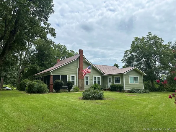 97 Rodeo Rd, Ariton, AL 36311