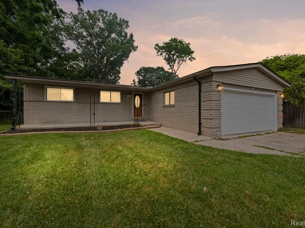30371 Park Ln, Southfield, MI 48076