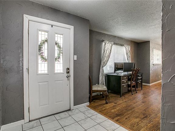 5th image of 920 McCurry Ave