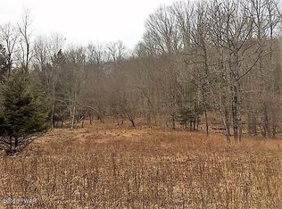 Creek Rd, Greentown, PA 18426