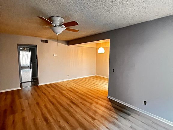 2nd image of 2220 W Victory Blvd APT 103