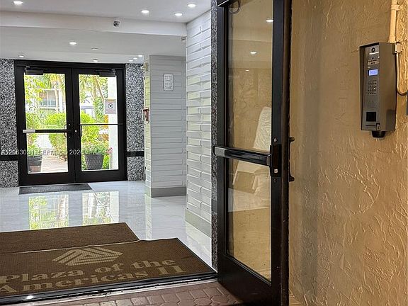 4th image of 16919 N Bay Rd APT 916