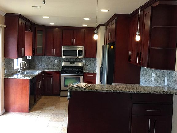 3rd image of 687 Harvard Ave