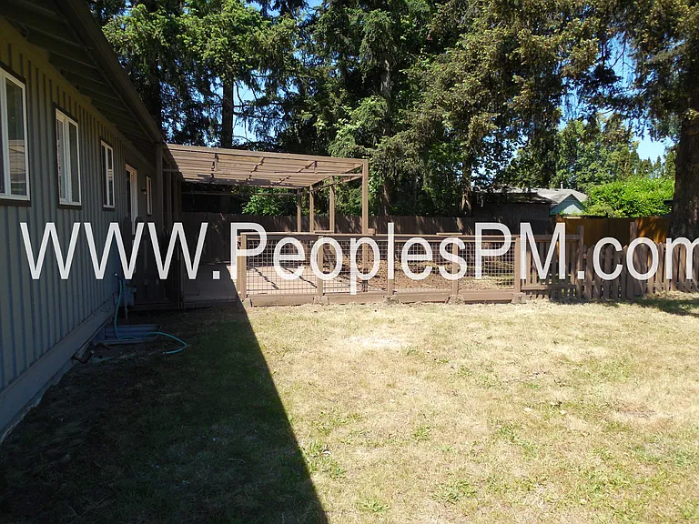 1505 29th St SE — Photo 17