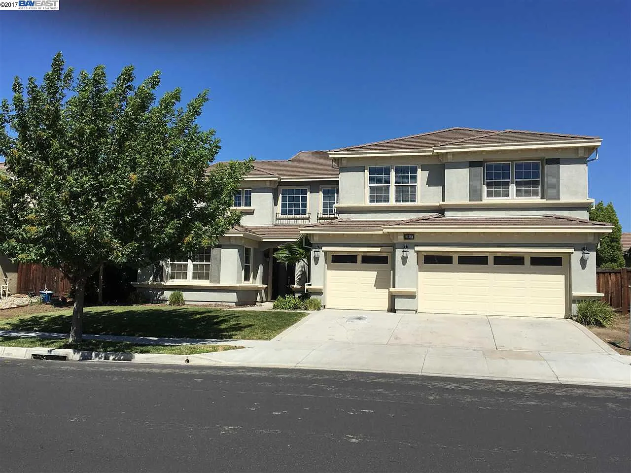 2156 Wayne Dr photo 1