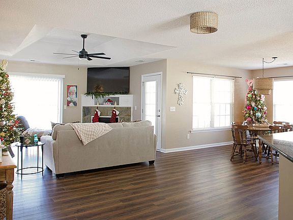 4th image of 132 Ridge Terrace Ln