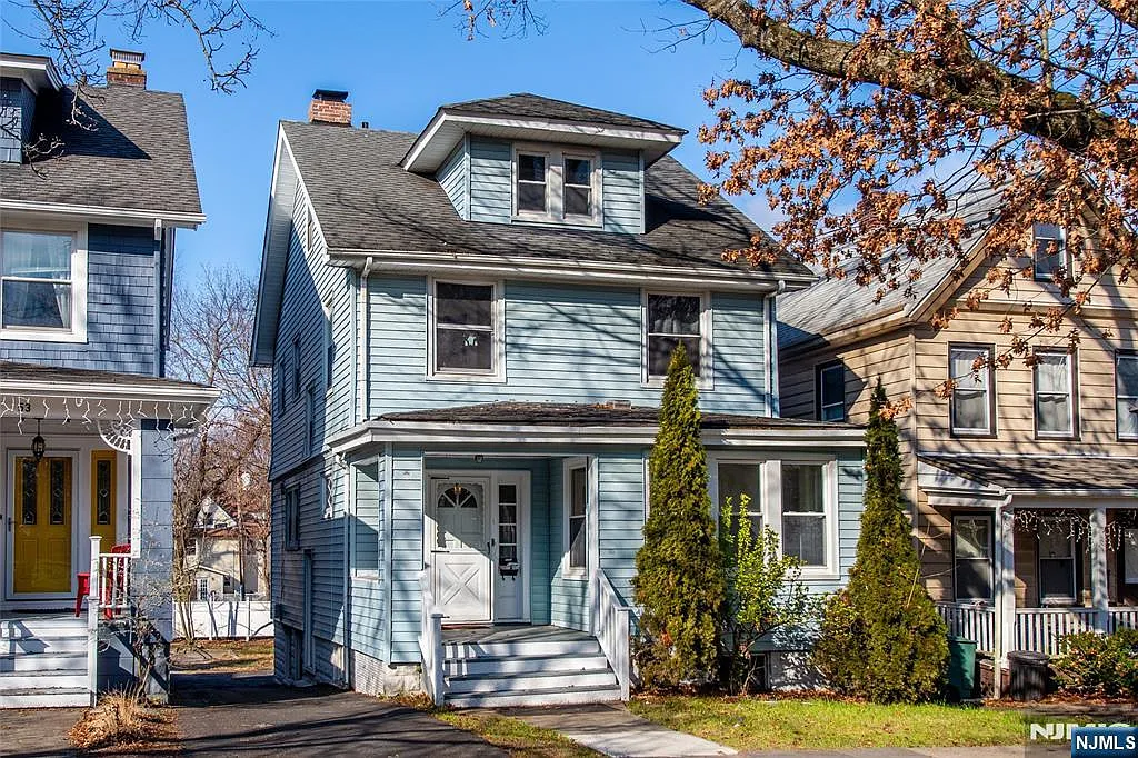 2 bed, 1.0 bath, $2,400 — Photo 1