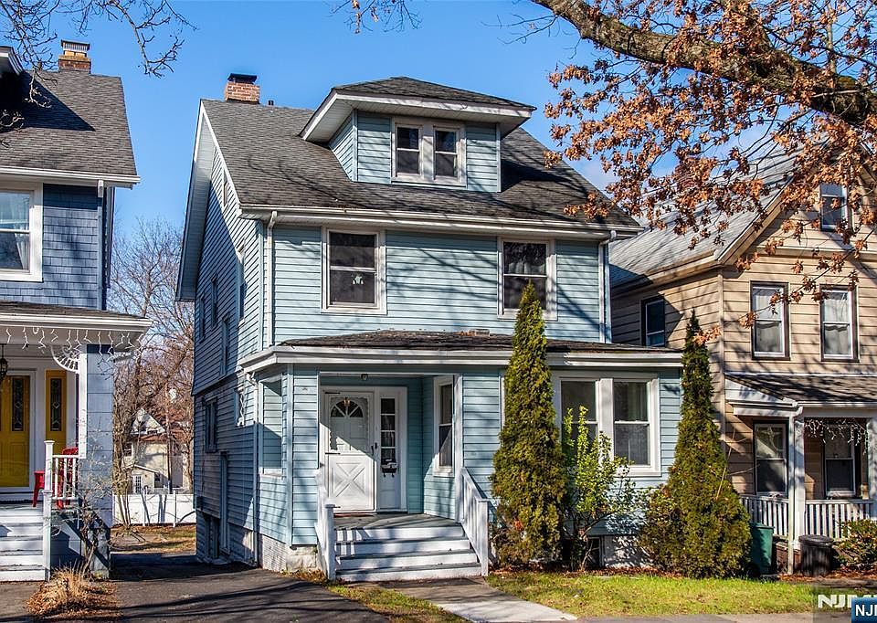 1st image of 51 Riggs Pl