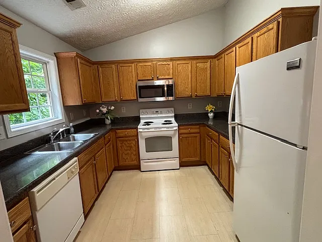 5746 Bridgeport Ct — Photo 5