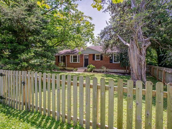 3rd image of 2114 Cypress Dr