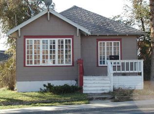 527 Park St, Thermopolis, WY 82443
