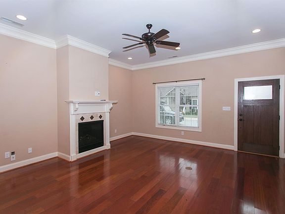 5th image of 219 Meridian St