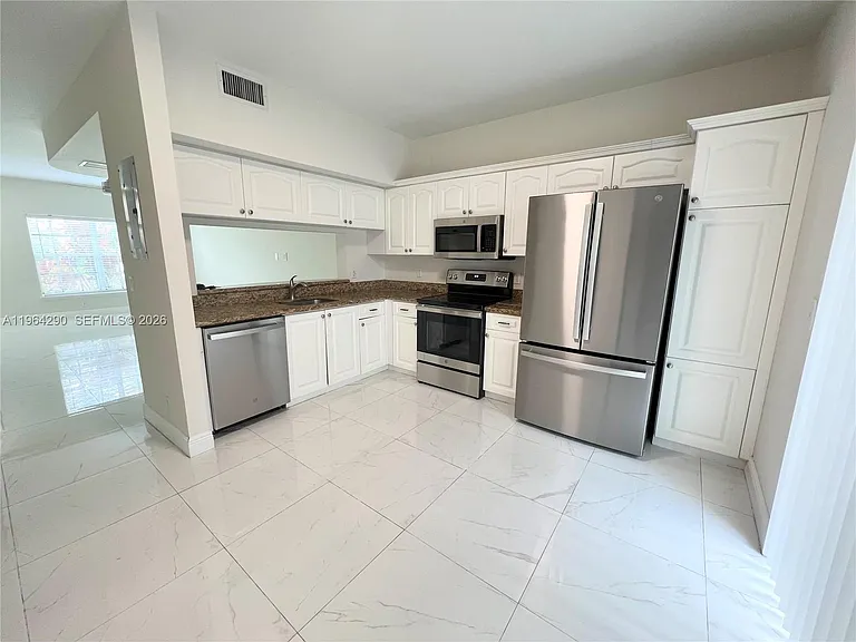 9820 NW 56th Pl — Photo 3