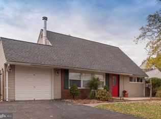 21 Mica Hl, Levittown, PA 19056
