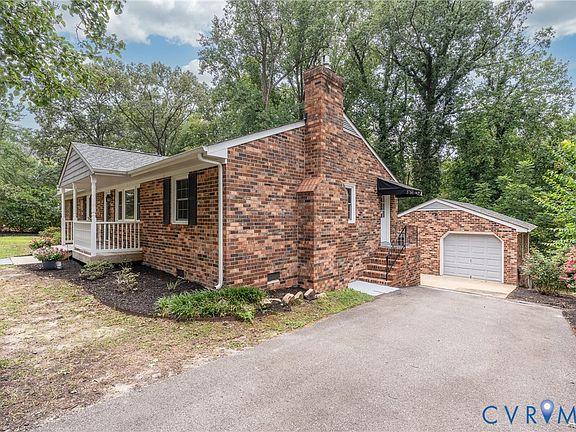 4th image of 9267 Grantham Dr