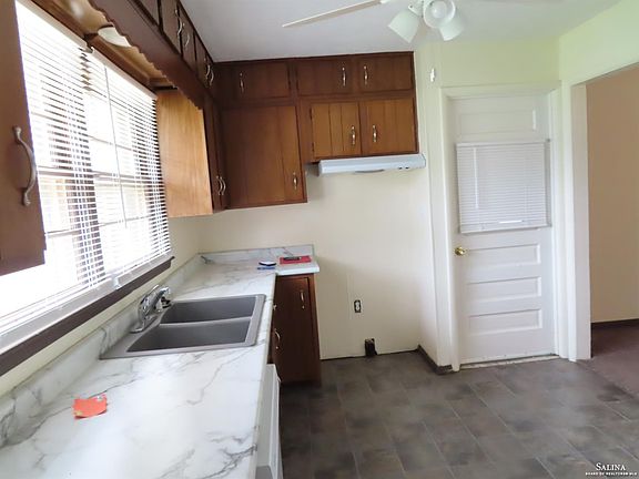 2nd image of 1920 Gebhart St
