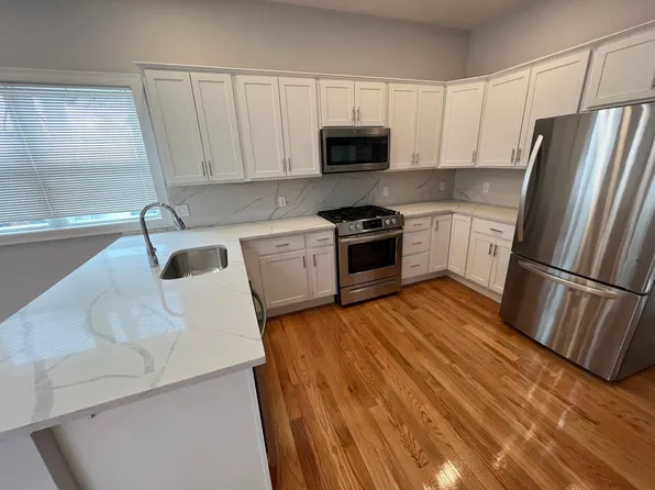 122 Cross St #1, Somerville, MA 02145