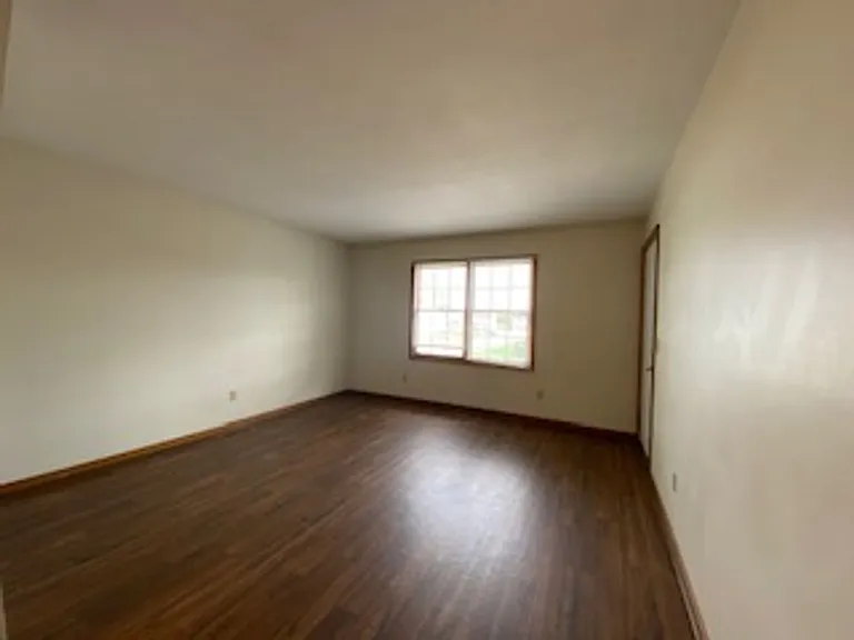 204 Stonewall Ct — Photo 5
