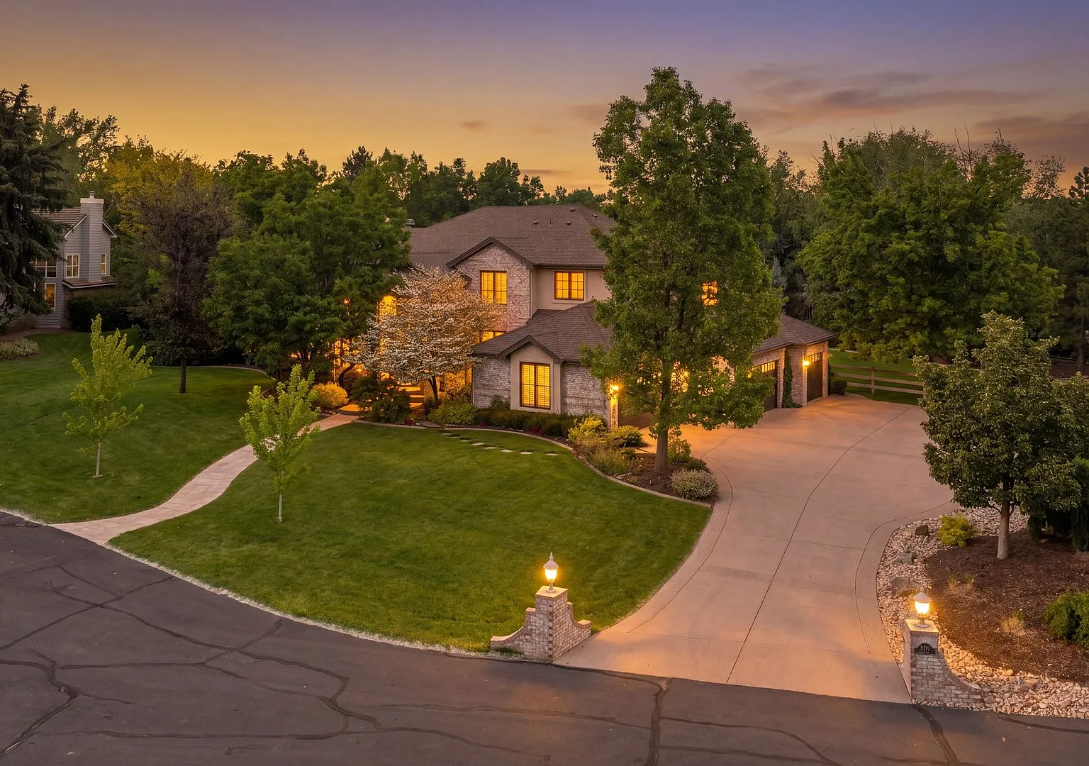 Lux 6bd, 5ba Littleton Home With 4-Car Garage — Photo 1
