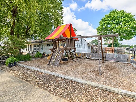 5th image of 4426 Hollister Dr