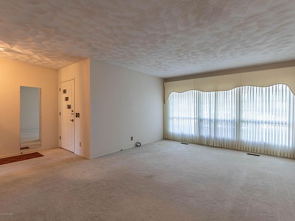 4th image of 1513 Sherwood Ln