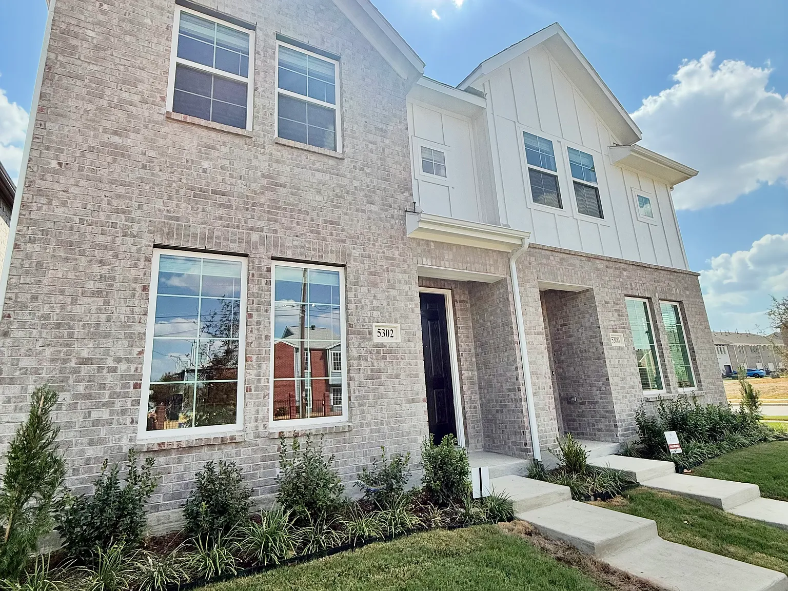 3 bed, 1425 sqft, $2,400 — Photo 2
