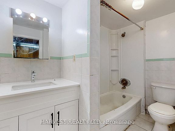 3rd image of 40 Greenhedges Ct