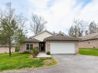 947 Kanuga Rd, Hendersonville, NC 28739