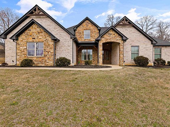 5th image of 410 Ithaca Dr