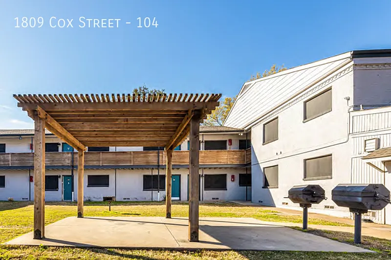 1809 on Cox Apartments — Photo 3