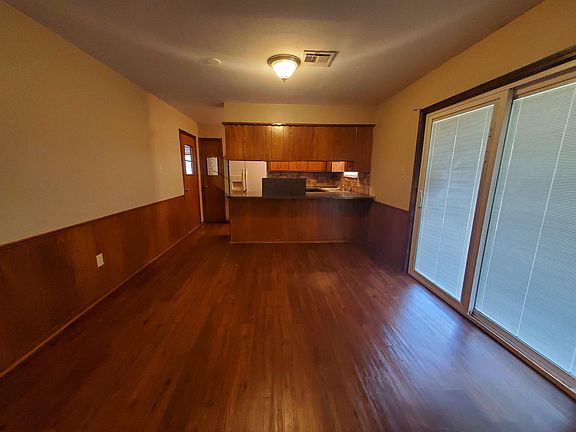 5th image of 1909 NW Great Plains Blvd