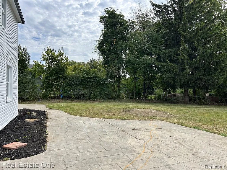 51275 Seven Mile Rd — Photo 24
