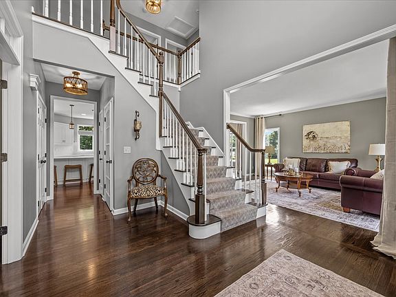 5th image of 3406 Greenwood Ln