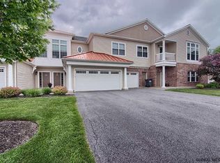 803 Valley Pointe Dr, Niskayuna, NY 12309