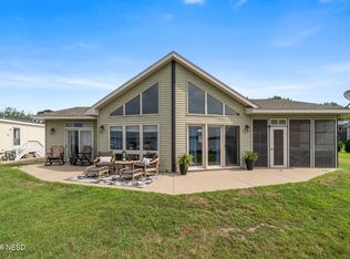 188 N Lake Dr, Castlewood, SD 57223