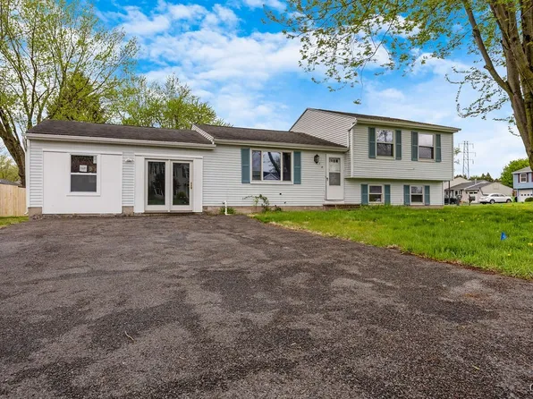 110 Snappy Ln, Liverpool, NY 13090