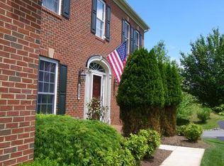 6306 Redwinged Blackbird Dr, Warrenton, VA 20187
