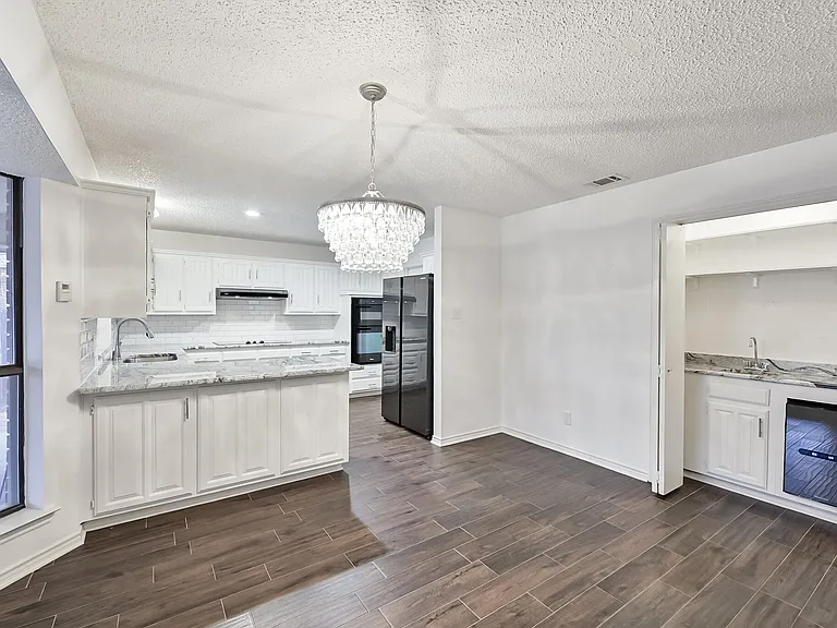 2306 Lovell Ct — Photo 9