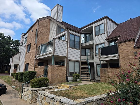 3rd image of 2300 Balsam Dr APT G306