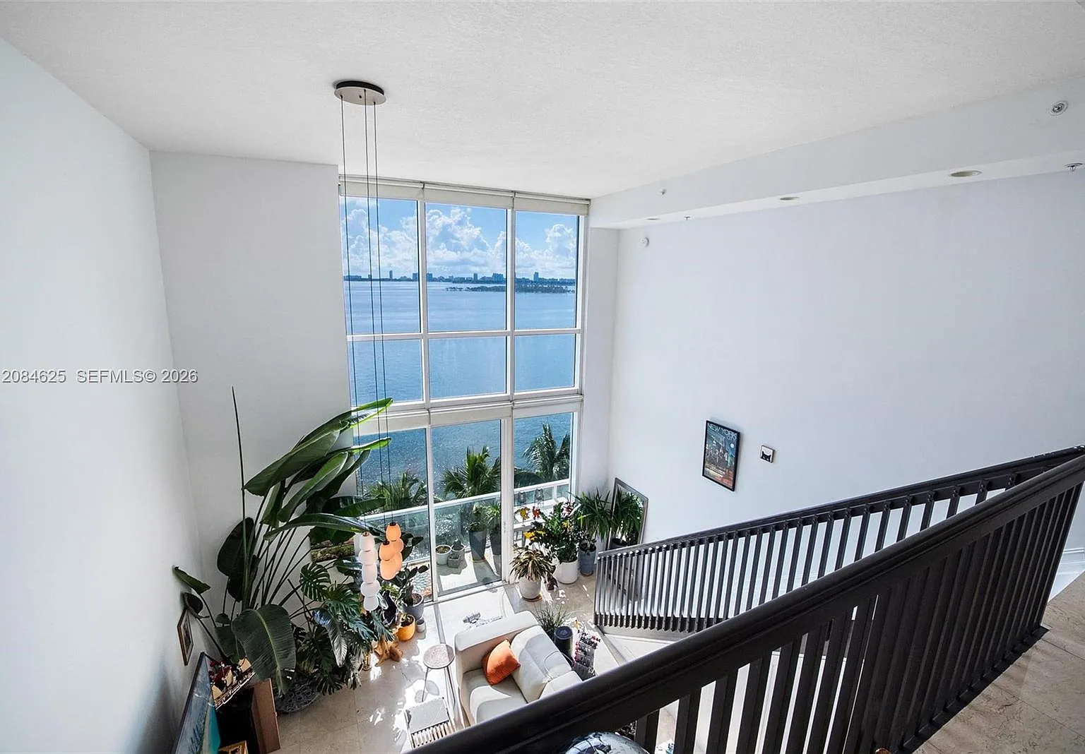Onyx On The Bay Condo — Photo 1