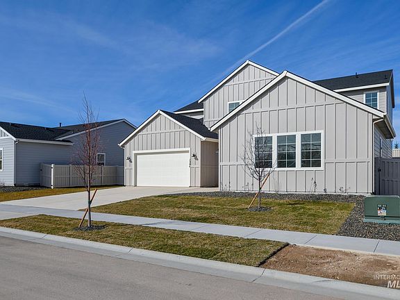 3rd image of 1366 W Grassland Ct