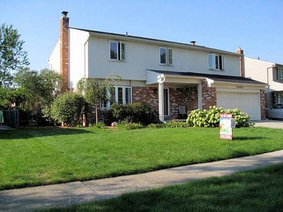 1st image of 20423 Leonard Ave