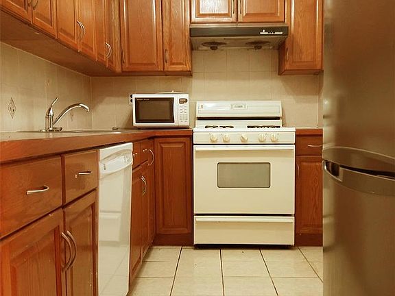 2nd image of 6210 Woodside Ave APT 212