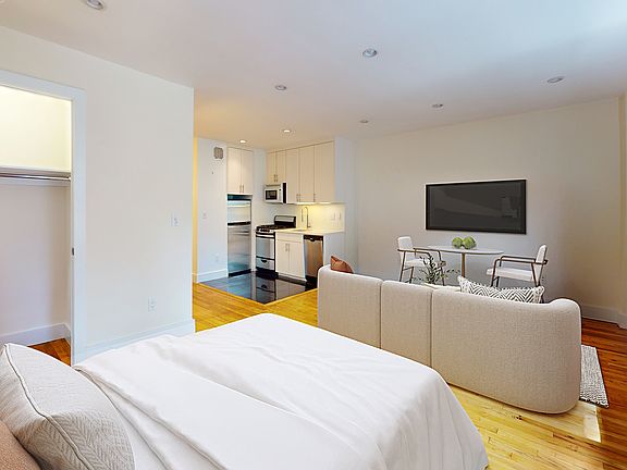 2nd image of 156 Prince St APT 6B