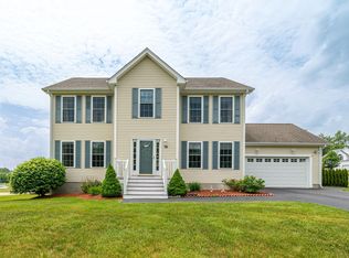 79 Cherrywood Dr, Nashua, NH 03062