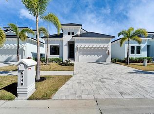 6540 Simone Shores Cir, Apollo Beach, FL 33572