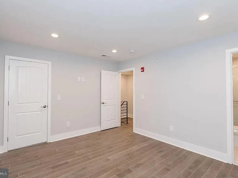 2564 Frankford Ave #2 — Photo 4