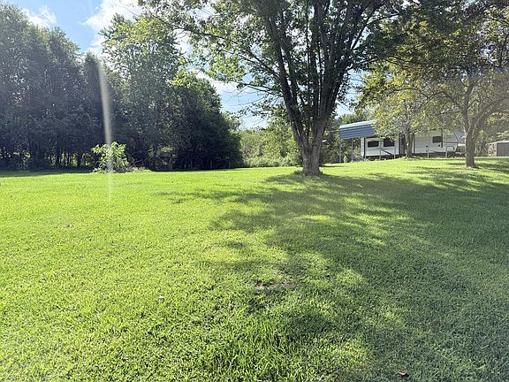 5th image of 545 Barton Ln