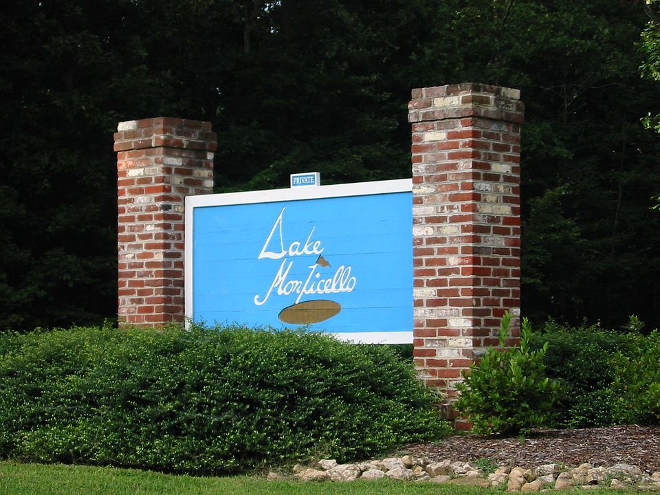 LakeMonticelloProperties.com