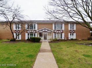 1334 S New Wilke Rd UNIT 1C, Arlington Heights, IL 60005